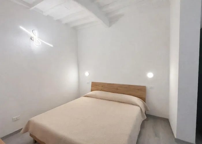 Piazzetta Pagliai - Elba Affitti * Portoferraio