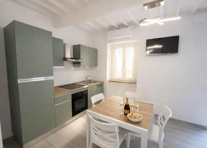 Piazzetta Pagliai - Elba Affitti * Portoferraio